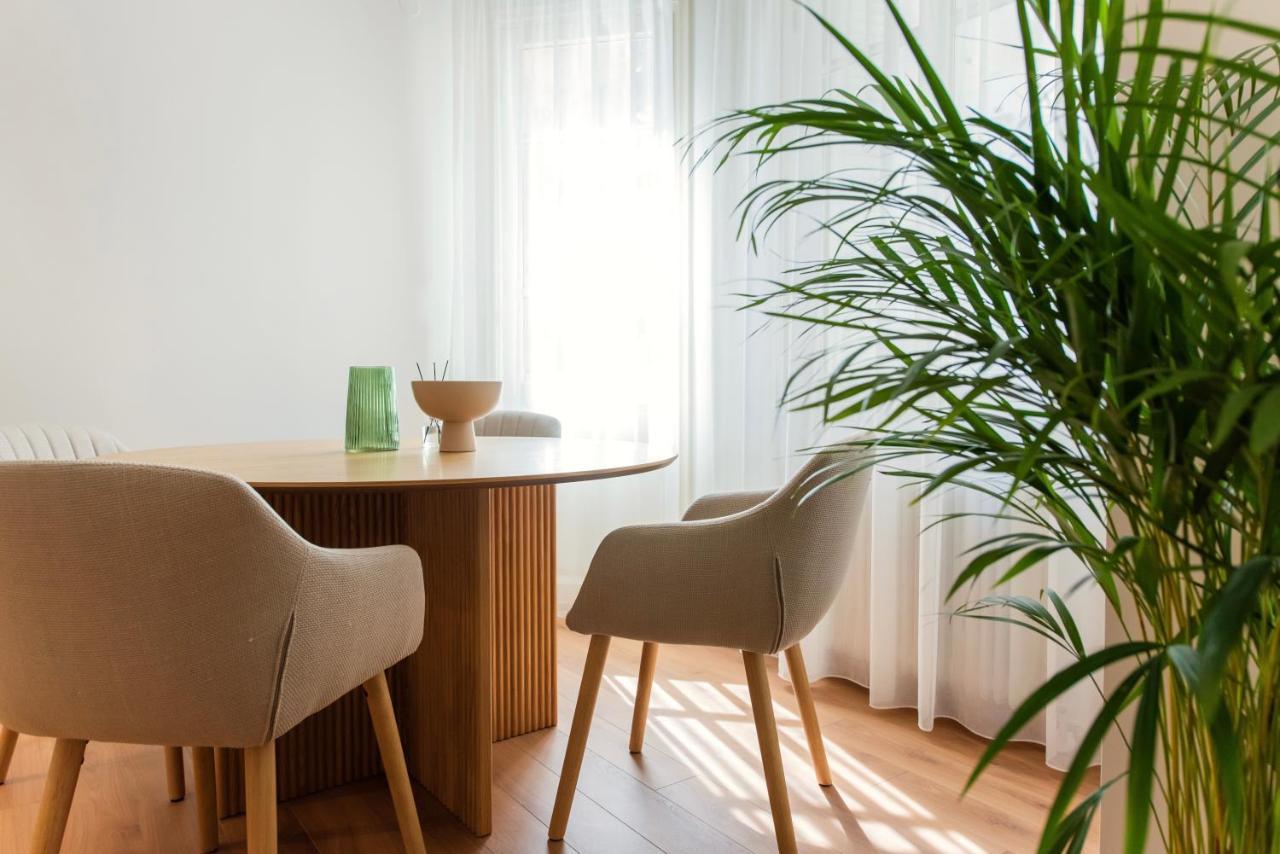 White Lotus By Halu! Apartments Tesalonika Bagian luar foto