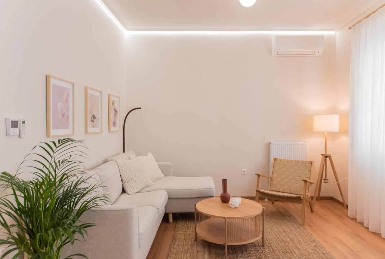 White Lotus By Halu! Apartments Tesalonika Bagian luar foto