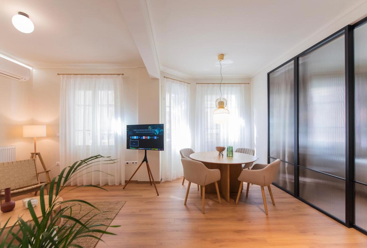 White Lotus By Halu! Apartments Tesalonika Bagian luar foto