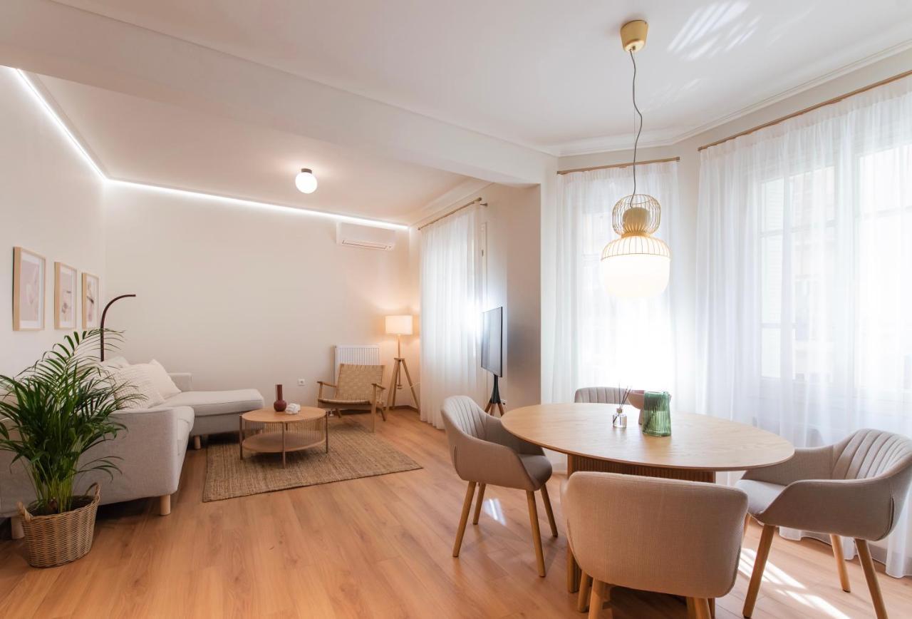White Lotus By Halu! Apartments Tesalonika Bagian luar foto