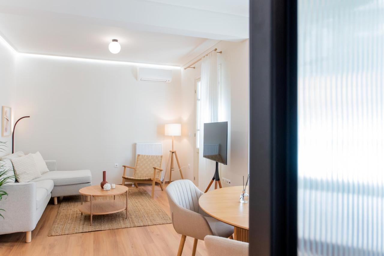 White Lotus By Halu! Apartments Tesalonika Bagian luar foto