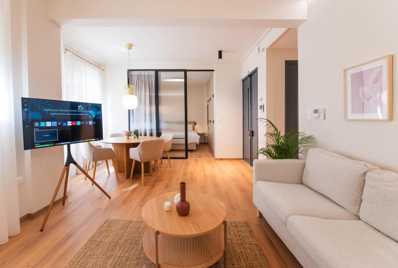 White Lotus By Halu! Apartments Tesalonika Bagian luar foto