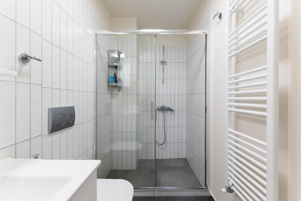 White Lotus By Halu! Apartments Tesalonika Bagian luar foto