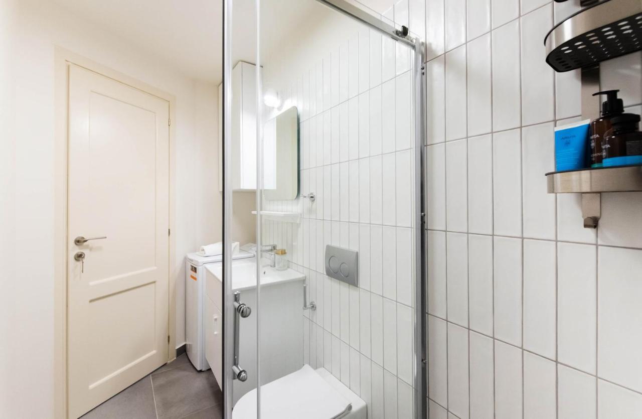 White Lotus By Halu! Apartments Tesalonika Bagian luar foto
