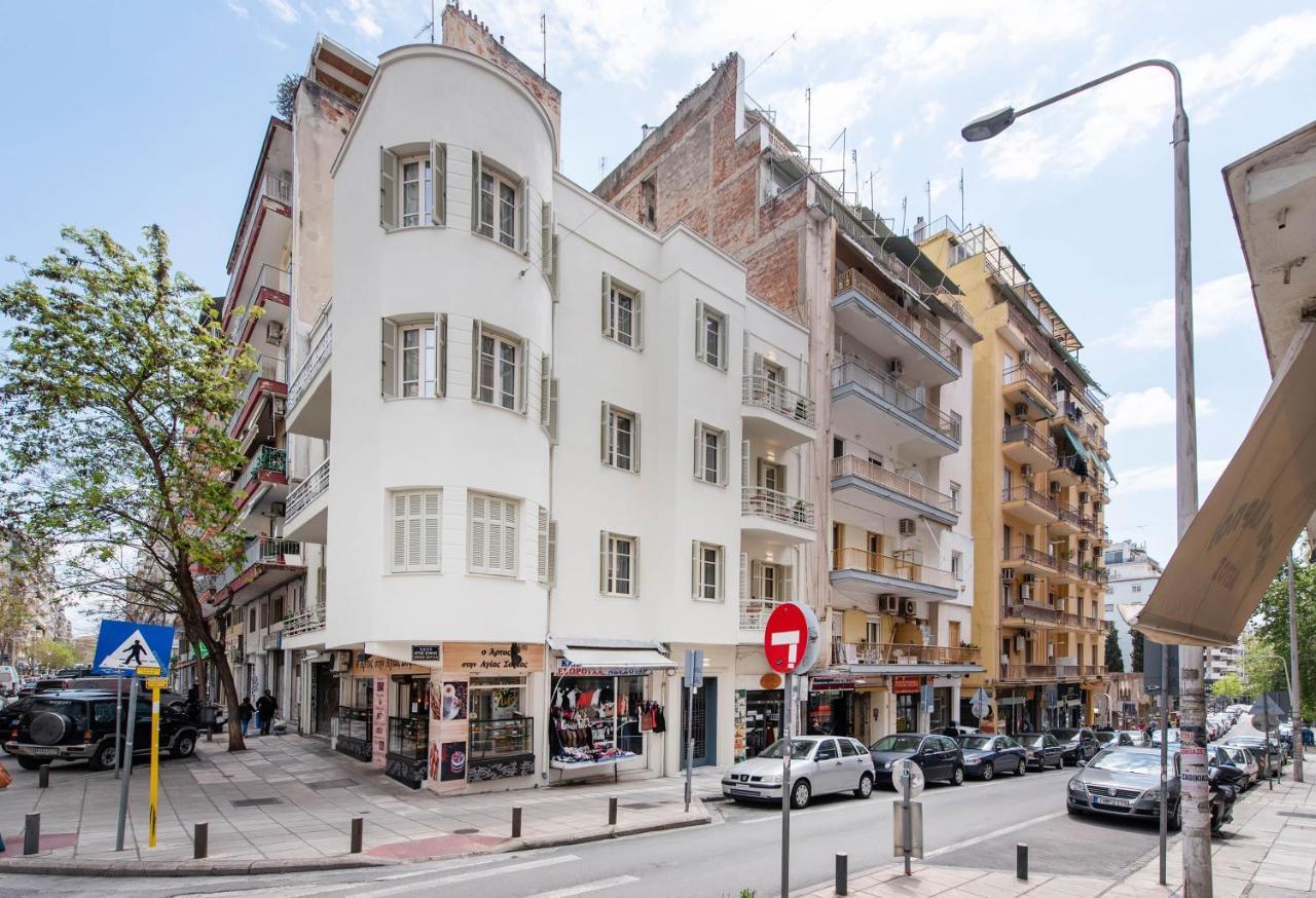 White Lotus By Halu! Apartments Tesalonika Bagian luar foto