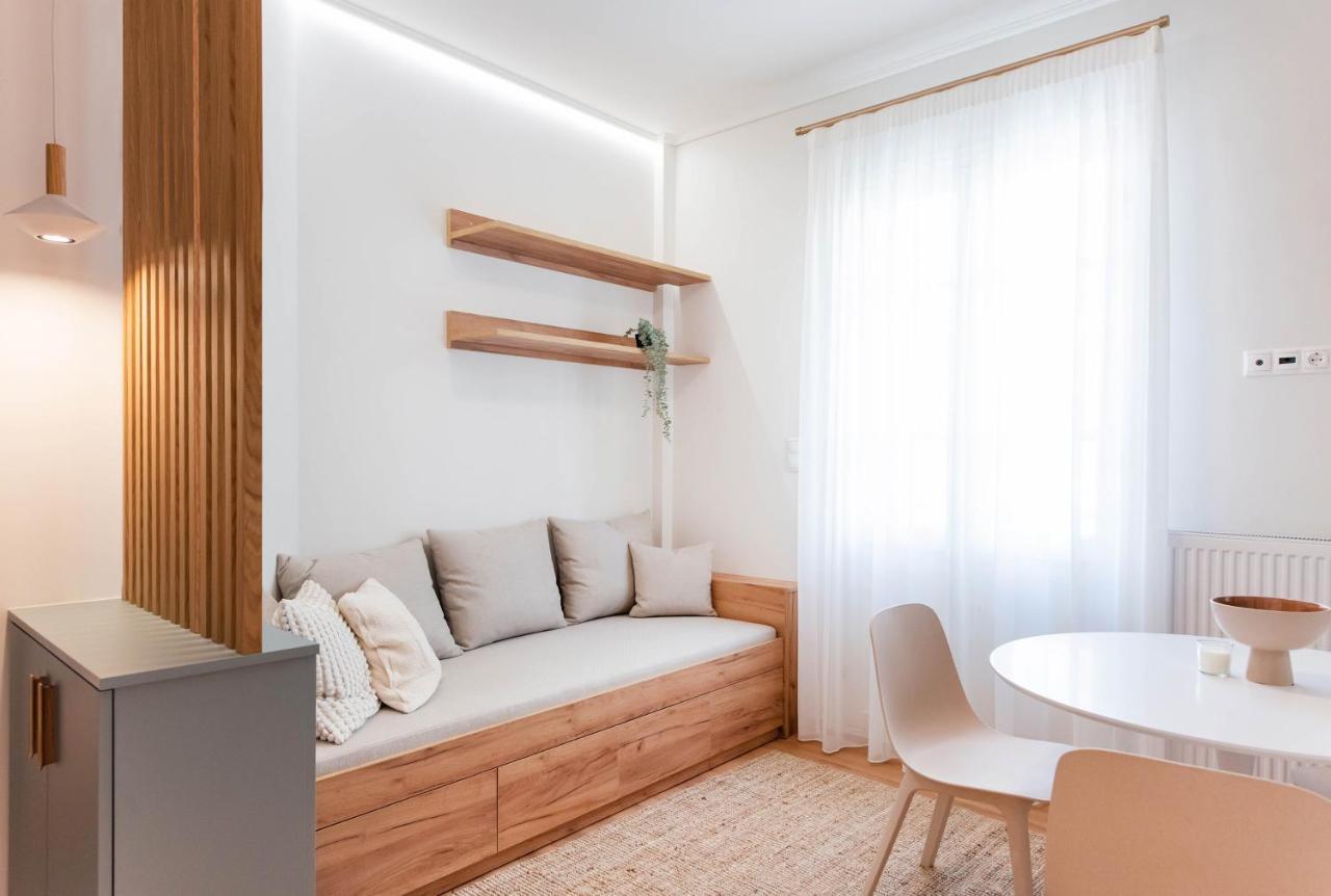 White Lotus By Halu! Apartments Tesalonika Bagian luar foto