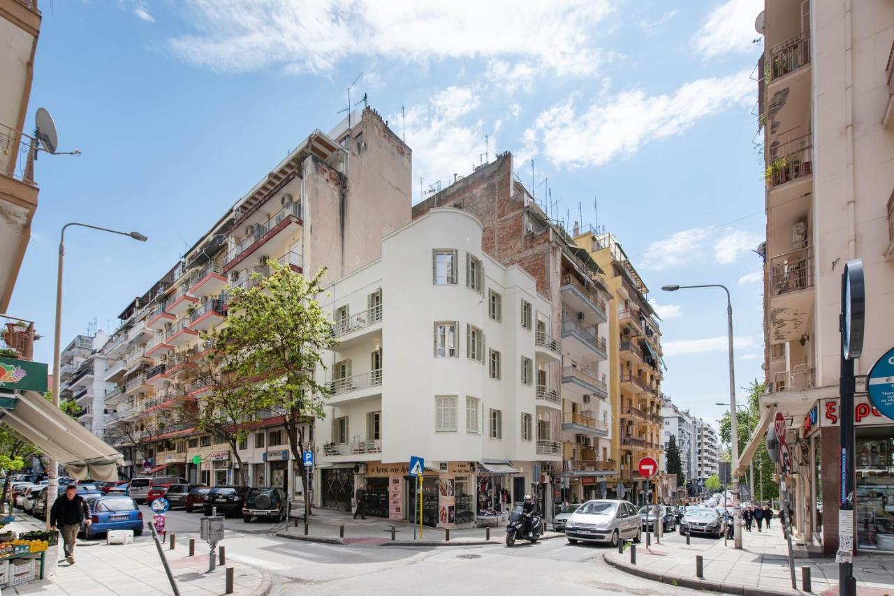 White Lotus By Halu! Apartments Tesalonika Bagian luar foto